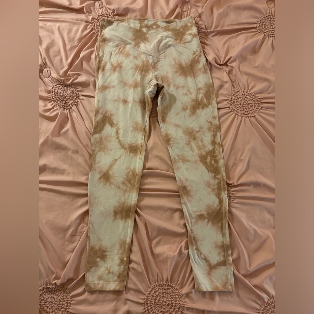 VS neutral tie dye V front leggings 🩷